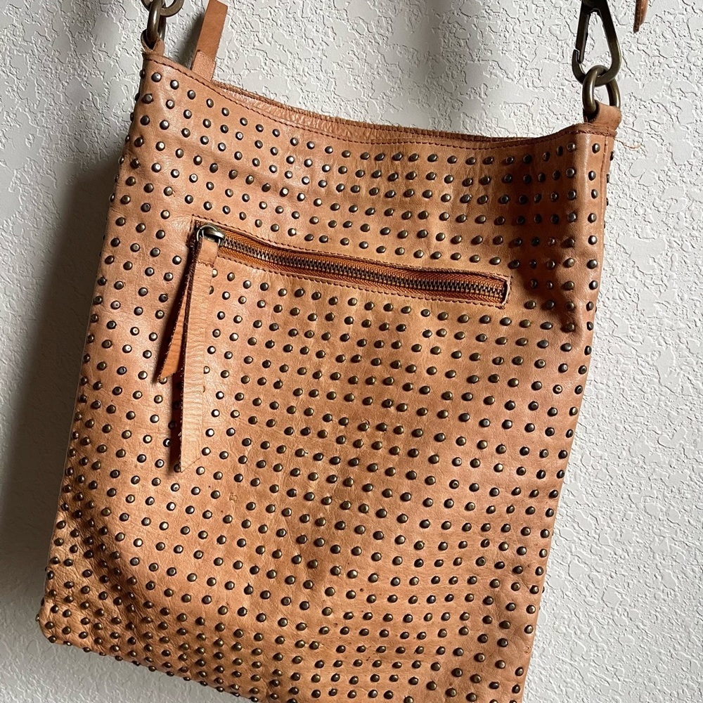 Tan Leather Crossbody Bag with Adjustable Strap - Picture 2 of 4